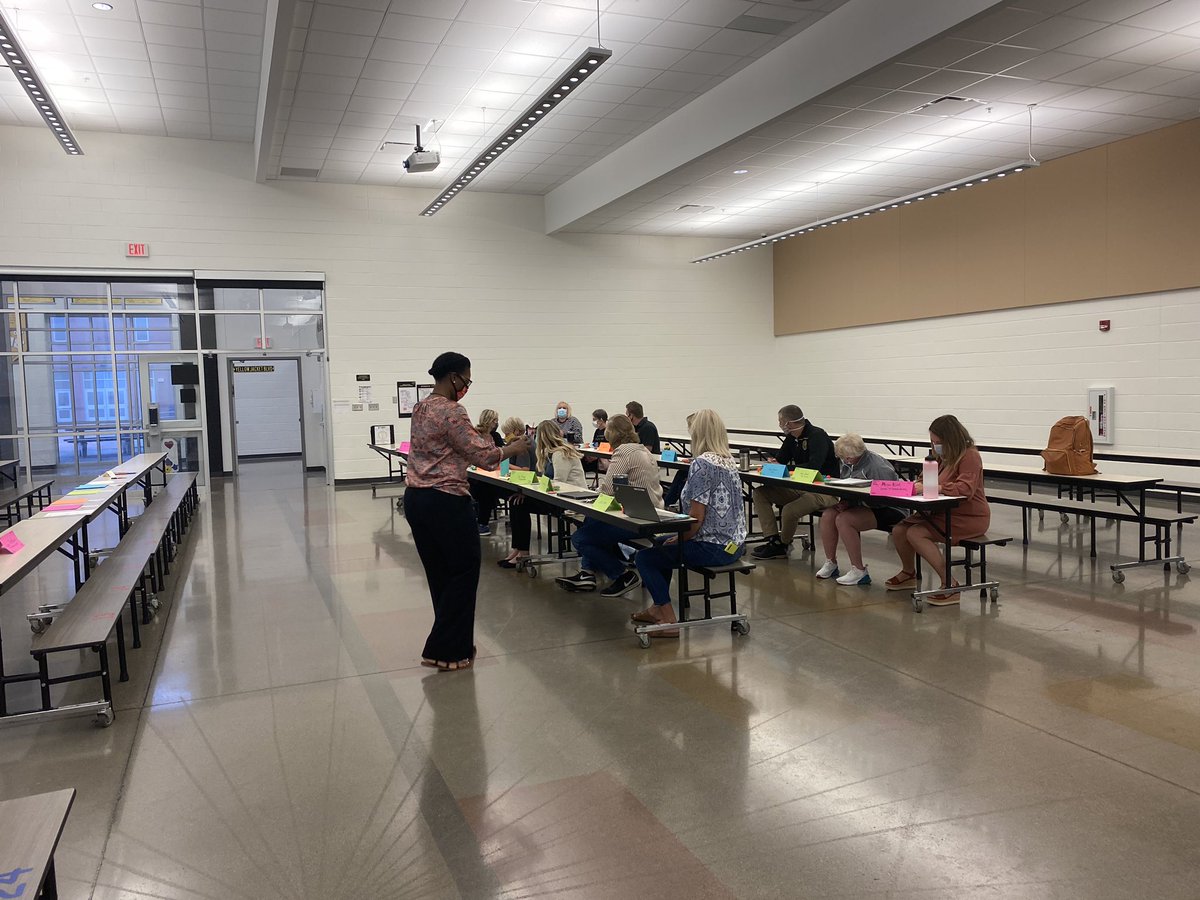 Christy95700541's tweet image. Great @TRLSDjackets’ DLT meeting led by Joan Stidam and @lenampatton. Looking forward to a great year with the TRLSD Yellow Jacket DLT! @urbanesc @HamiltonCoESC @THS_Jackets @HollySimms6 @MrBiedenbach #CUES #DataCoach