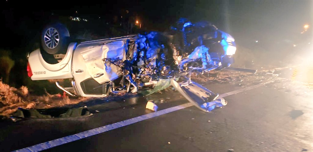 #Bugaba pickup choca contra objeto fijo (cuneta) y se vuelca en Bella Vista vía a Paso Ancho.

Hubo 2 heridos trasladados en vehiculo de @ProtegeryServir a centro medico.