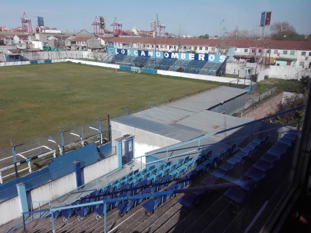 PrensaSanTelmo's tweet photo. [OBRAS ESTADIO BALETTO]
A todo vapor, la nueva salida al campo de juego está en la recta final.
Se colocó la estructura del nuevo portón. En los próximos días quedará finalizado. Nuevamente agradecemos al grupo amigos del Baletto por todo lo que están haciendo en el estadio 👏🏼👏🏼 https://t.co/1kWZo7R6Ri
