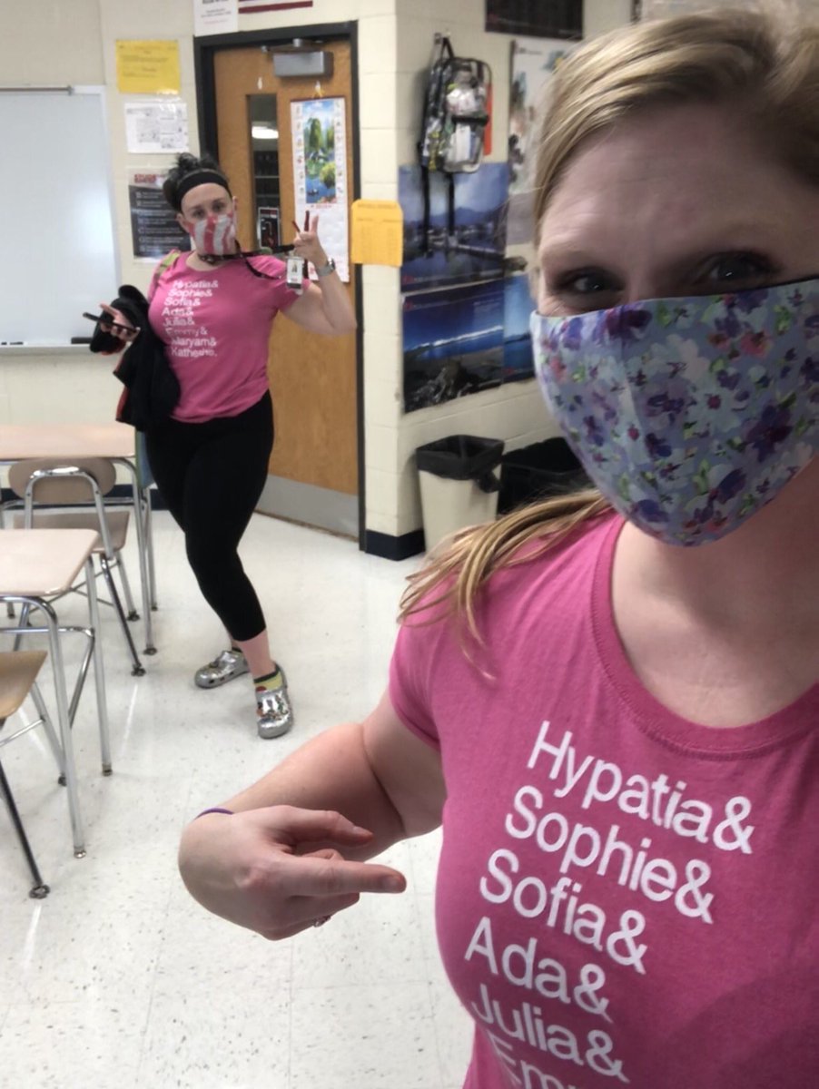 DuffNation_edu's tweet image. On Wednesdays we wear pink #teacherlife #twinning #professionaldevelopmentday #mathladies #WomenInHistory