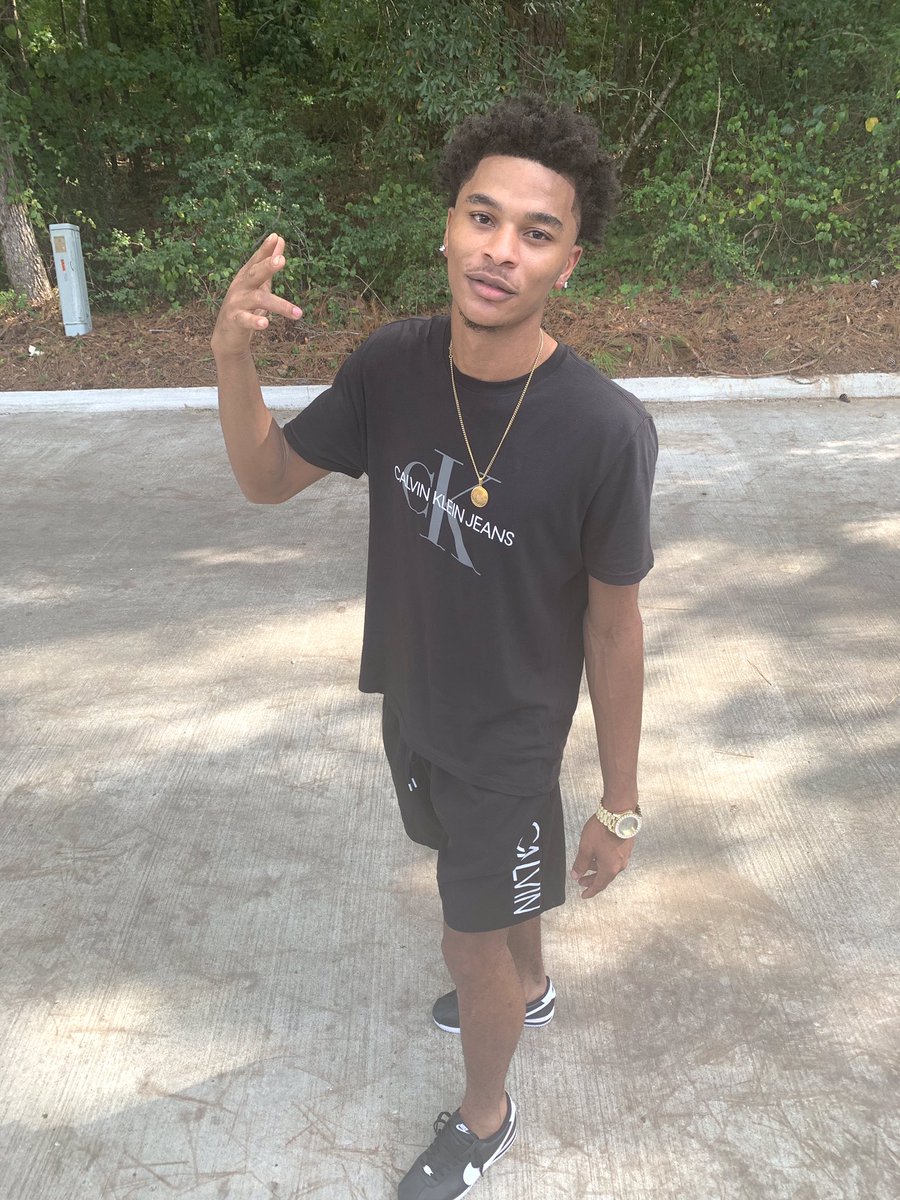 jerrell1998's tweet image. Just like a turtle 🐢 yea that nigga be snapping💥💧

Another year of living and I can’t be more blessed

22 years young happy birthday to me ♍️🙏