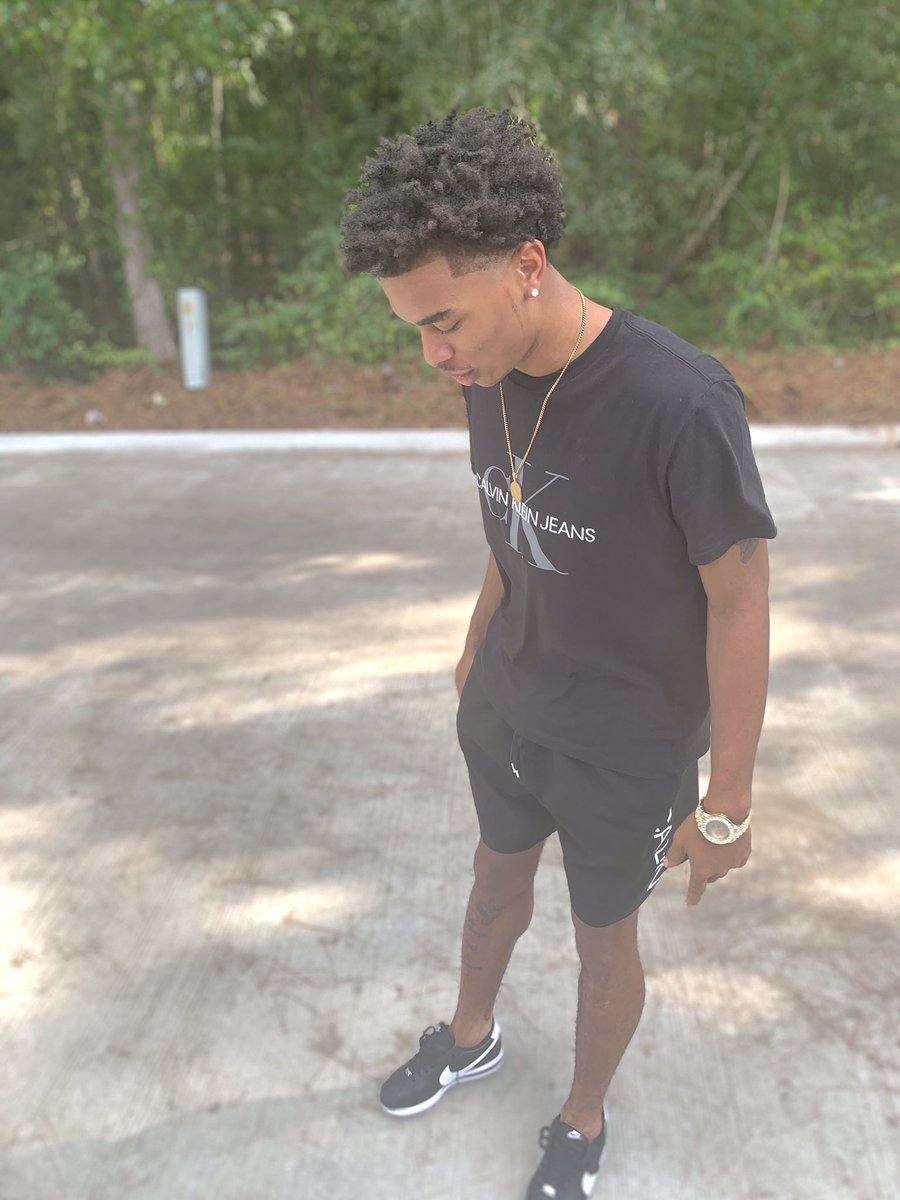 jerrell1998's tweet image. Just like a turtle 🐢 yea that nigga be snapping💥💧

Another year of living and I can’t be more blessed

22 years young happy birthday to me ♍️🙏