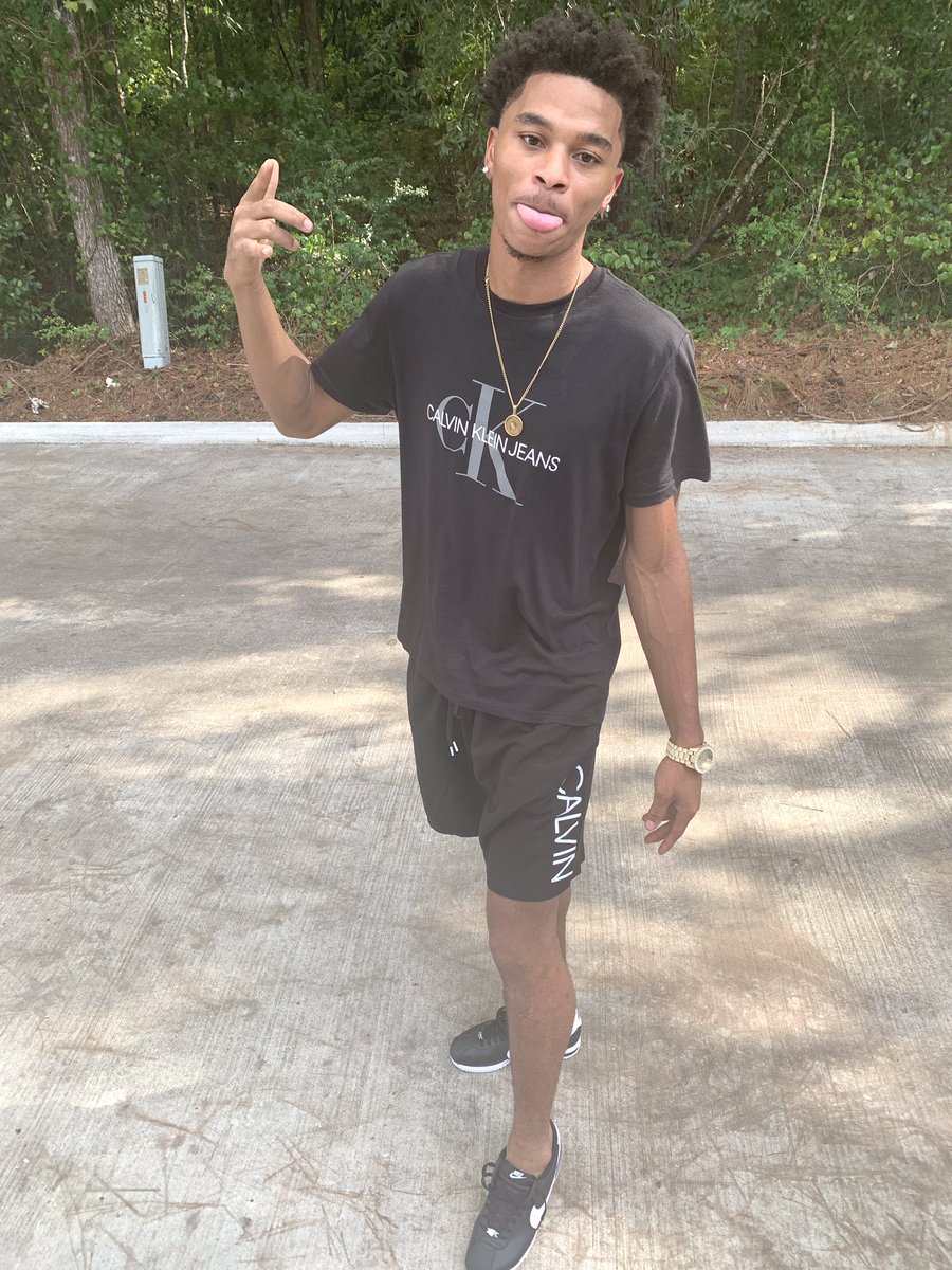 jerrell1998's tweet image. Just like a turtle 🐢 yea that nigga be snapping💥💧

Another year of living and I can’t be more blessed

22 years young happy birthday to me ♍️🙏