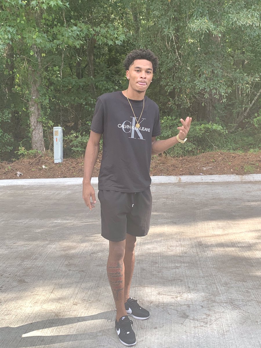 jerrell1998's tweet image. Just like a turtle 🐢 yea that nigga be snapping💥💧

Another year of living and I can’t be more blessed

22 years young happy birthday to me ♍️🙏