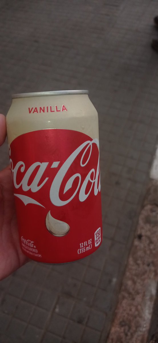 Mano essa #CocaCola de #vanilla é gostosa pra krlh 😍

#QuartaDetremuraSDV