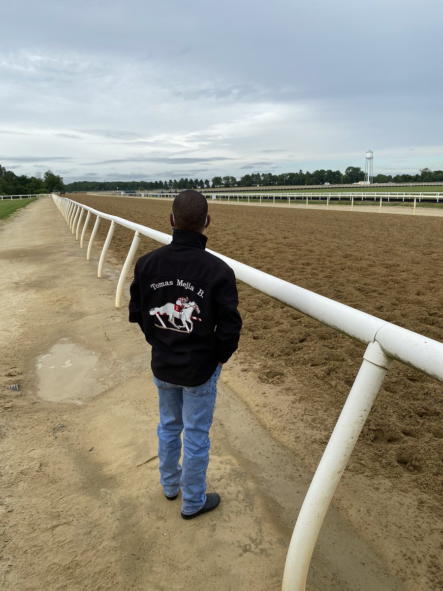 rj112712's tweet image. I like to say happy birthday 🎂 to Tomas Mejia🇵🇦! @MonmouthPark  then off to the sun in @TampaBayDownsFL  #hardworkalwayspaysoff🙏🥳