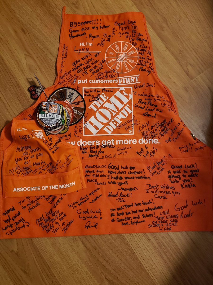 My last day at Store 2676. It was a fun ride and I will miss my friends there. All of you were great. Now, onto store 3488! <a href="/JasonArigoni/">Jason Arigoni</a> <a href="/TeeRoobaby/">Latisha</a> @Justina1W <a href="/MegCoughlin4/">Meg Coughlin</a>