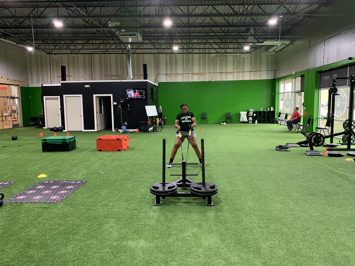 GabiWilson6's tweet photo. Back in lab. Putting in work. B2B days #2020TakeOver #BeastMode @AFGold @lakeridgesb @FitLabUSA https://t.co/zYL1xUEUo9