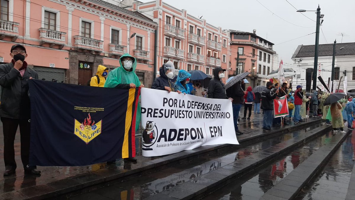 #NoAlRecorte #YoSoyEpn_ec <a href="/EPNEcuador/">EPNEcuador</a> @adepon @fepupe ¡Por la defensa de la Universidad Pública Ecuatoriana!