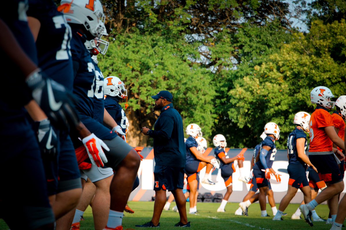 IlliniFootball's tweet photo. A lot of juice on the practice field. Fired up for football 🔶🔷 https://t.co/uE4yPjFlrp