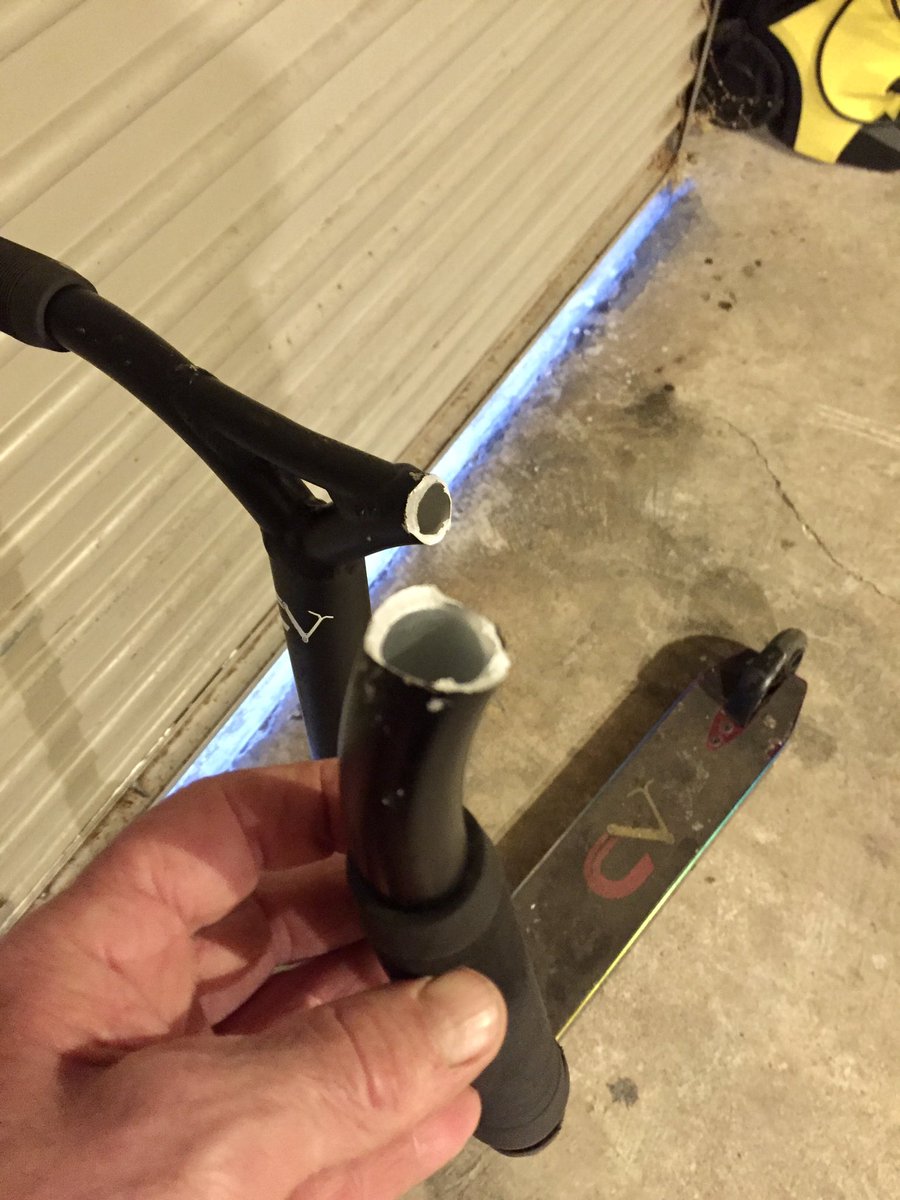 sprayedbg's tweet image. Please think carefully when purchasing from @SkateHut Bought £240 supposedly stunt scooter for 9 year old sons xmas and the handle bar snapped. Requested refund / replacement as not fit for purpose and told only guaranteed for 30 days 😳😡 not good or safe.