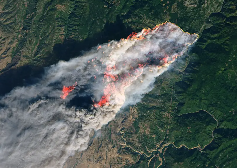 the fire spread rapidly, and about 2 hours later, at 8am on November 8th, 2018, entered the nearby town of Paradise, CA.