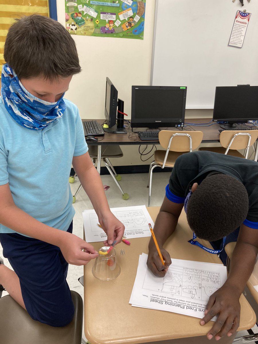 aflassy1's tweet photo. STEM review of 4 Cs and collaboration activity. #VCScientists https://t.co/YbNi7YLxe4