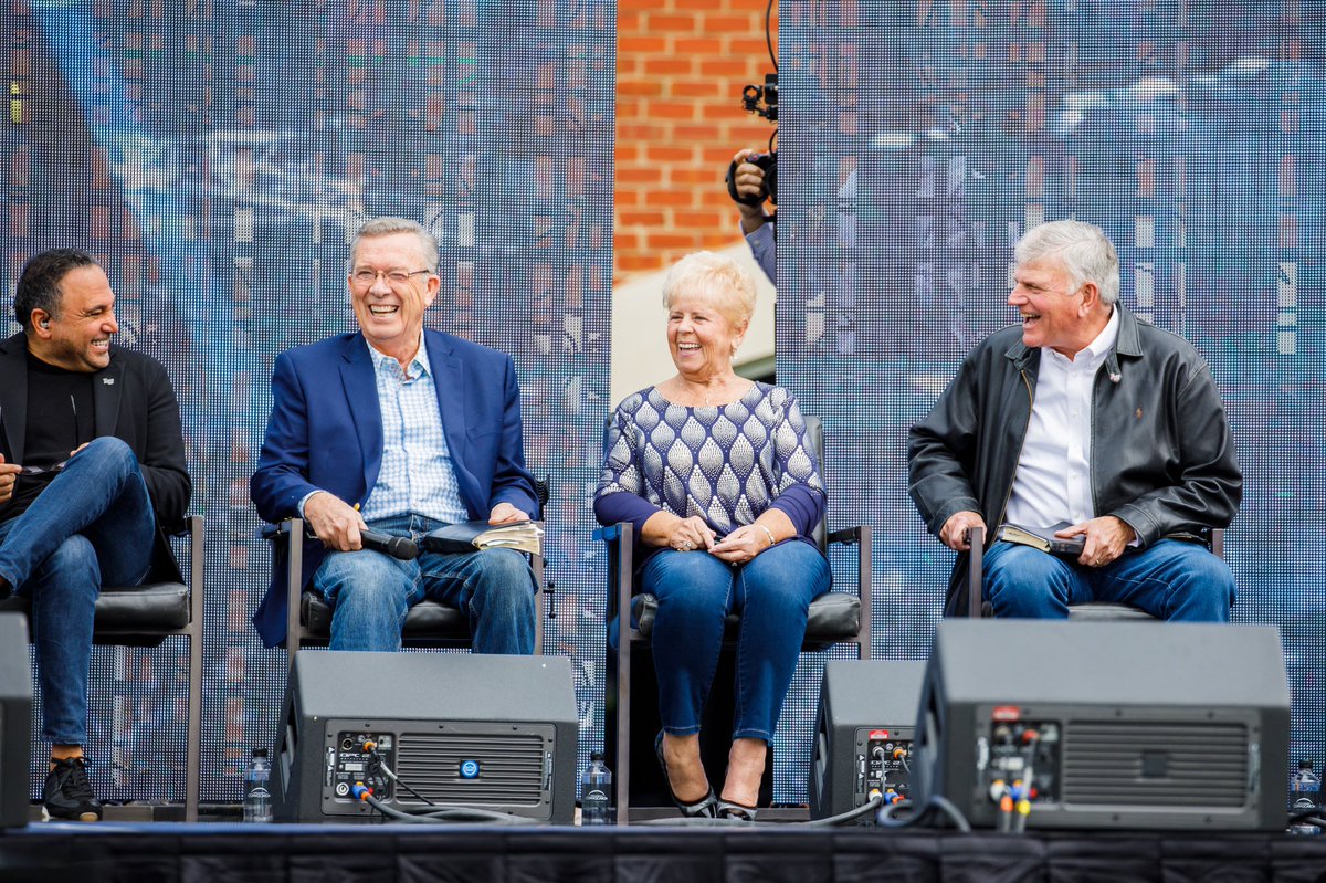 LibertyU's tweet photo. "This isn't just a university. It's God's university." – Dr. Falwell
 God is moving on our campus. Today we were blessed to hear from @Franklin_Graham as he encouraged students to stay true to the Lord in the uncertain times that the world is facing.

https://t.co/5Je7VSbkgm https://t.co/jZPL1mFvRV