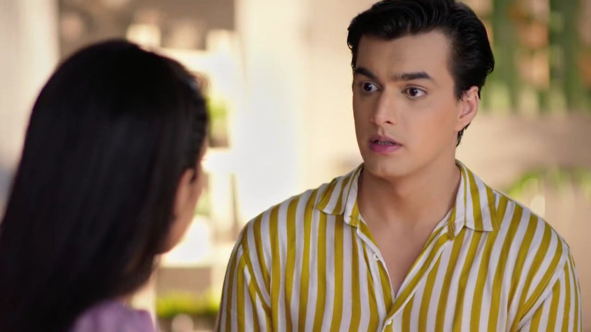 "Inn 6 mahino mein kahi nahi gaye hum ghar se bahaar! Sivaaye dr ke!"  #Kaira  #KairaArePregnant  #yrkkh