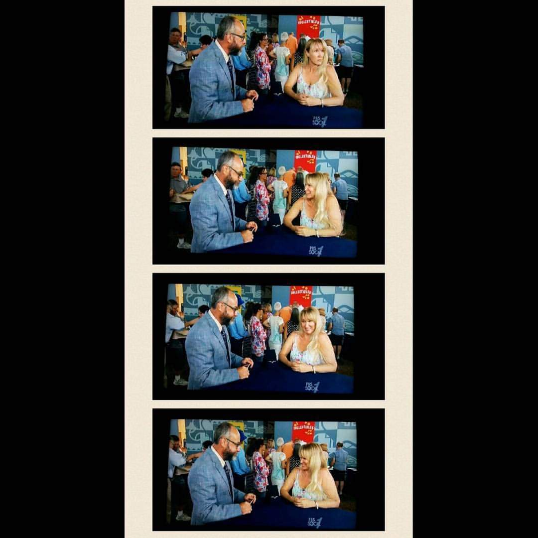 ulvcollections's tweet photo. "Do you ever watch #AntiquesRoadshow and yell at stupid people? If yes, what do you yell?" Confession: I was once a guest on AR. I love that show and have learned so much from watching it. It's educational learning at its best!#AskACurator #AskACuratorDay https://t.co/0zrBtDwLZA