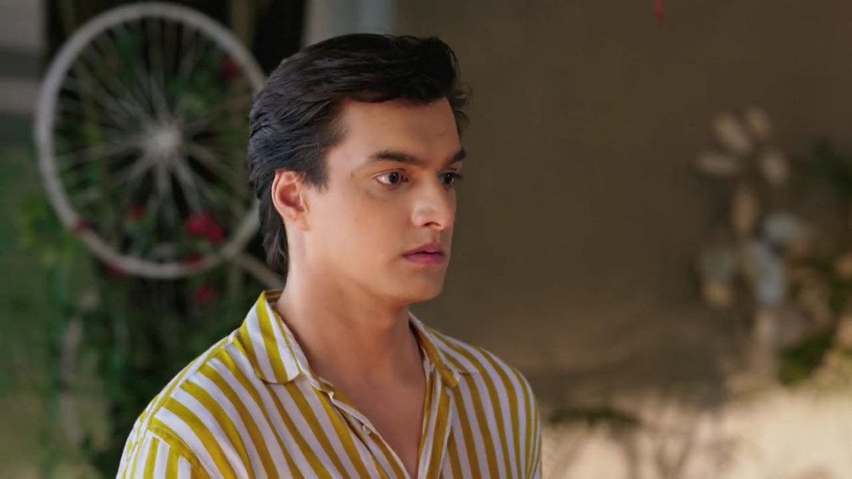 "Please itna mat dara karo. Nahi toh baby na.. ek number ka darpok paida hoga!"  @momo_mohsin  @shivangijoshi10  #Kaira  #KairaArePregnant  #yrkkh