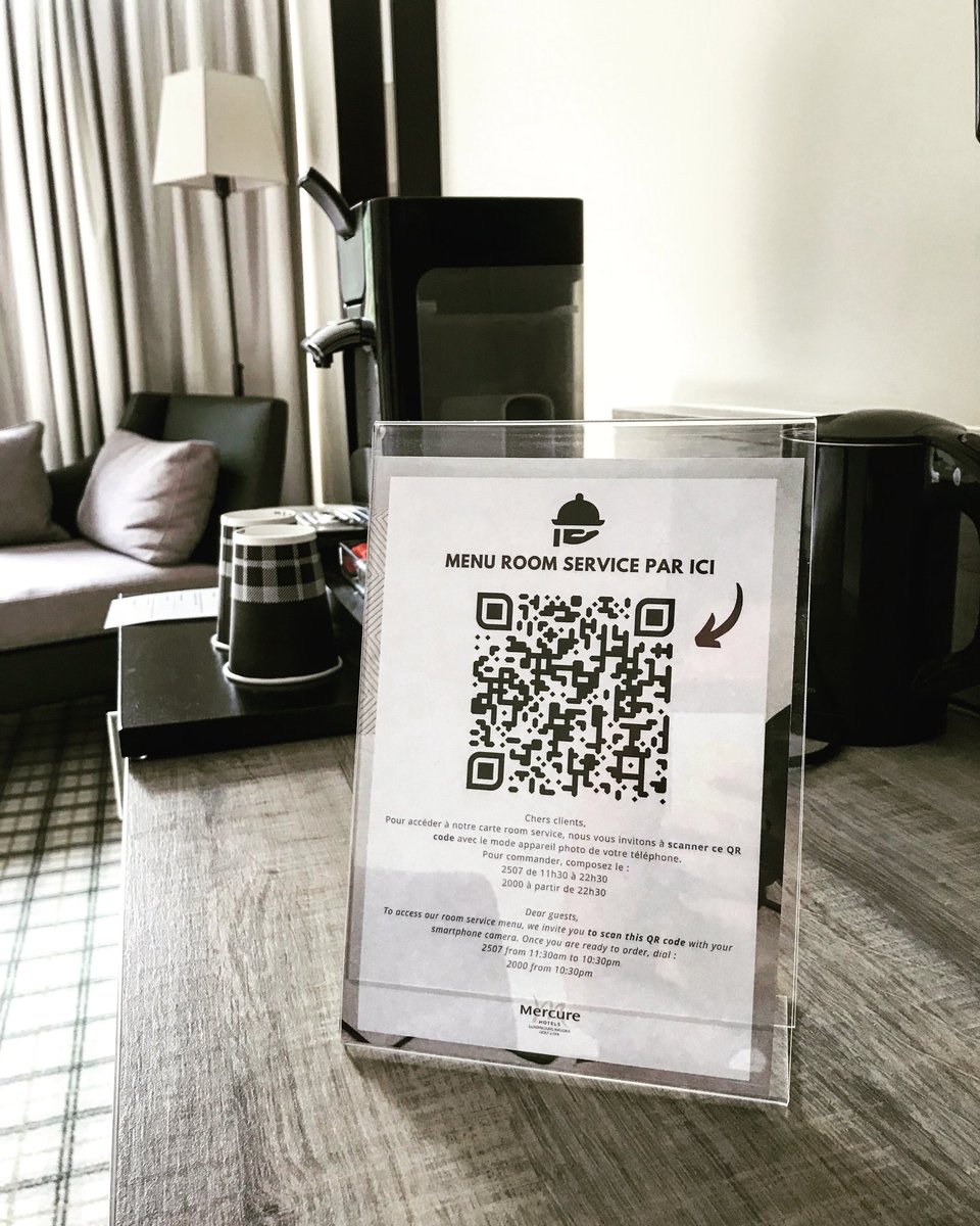 menupleaz's tweet image. Menupleaz évolue avec vous en vous proposant la carte numerique Room service 🤳