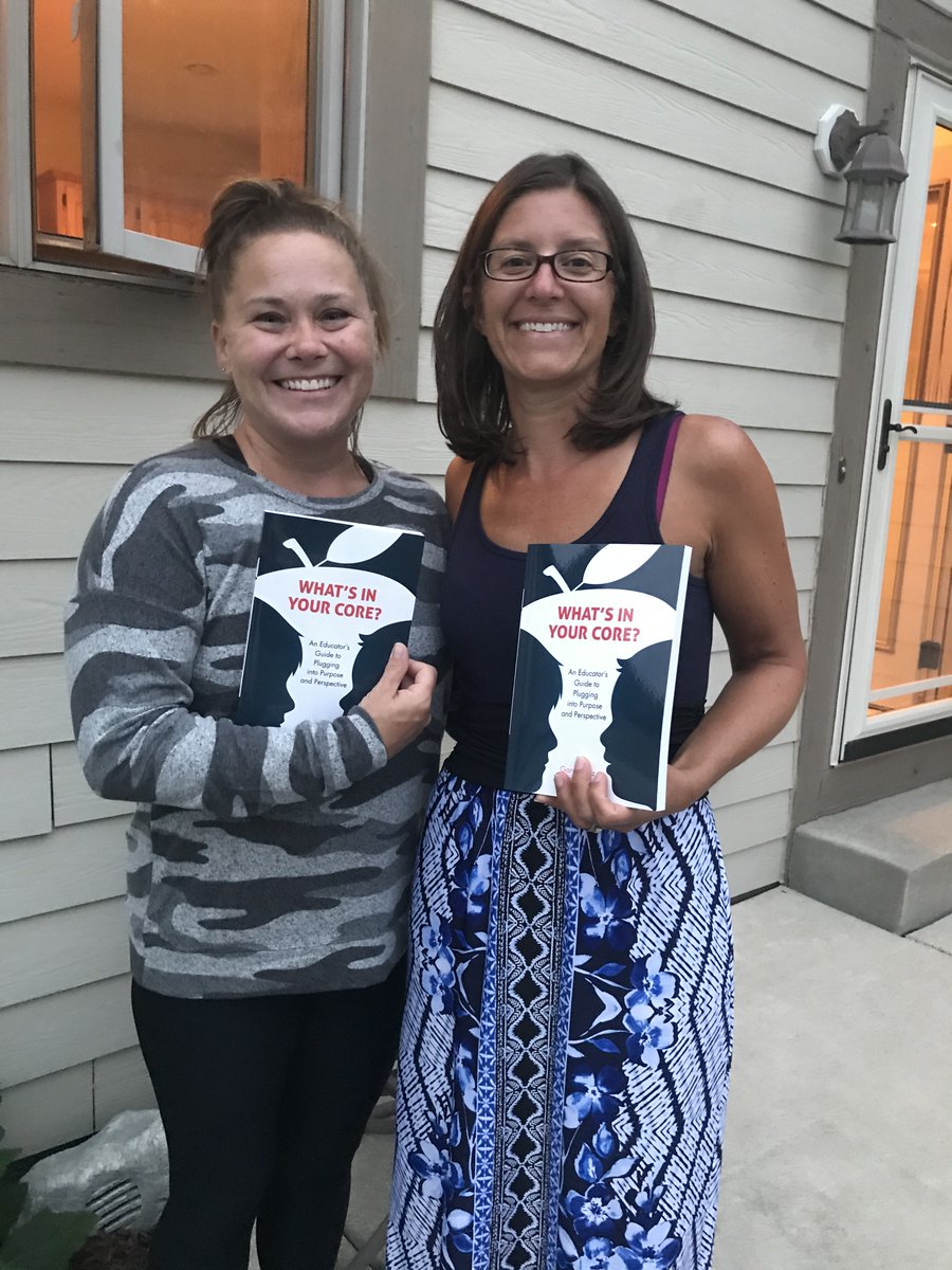 goelzbrothers's tweet photo. 1) Wonderful & supportive wives
2) Gary & Karen
3) Greg & Jaime
4) 15 year-old daughter acting excited to see the book
Much love to these fine folks. @GoelzBrothers say THANK YOU! π
@GaryGoelz
@goelzg
#WIYC https://t.co/86U5XlwoNW