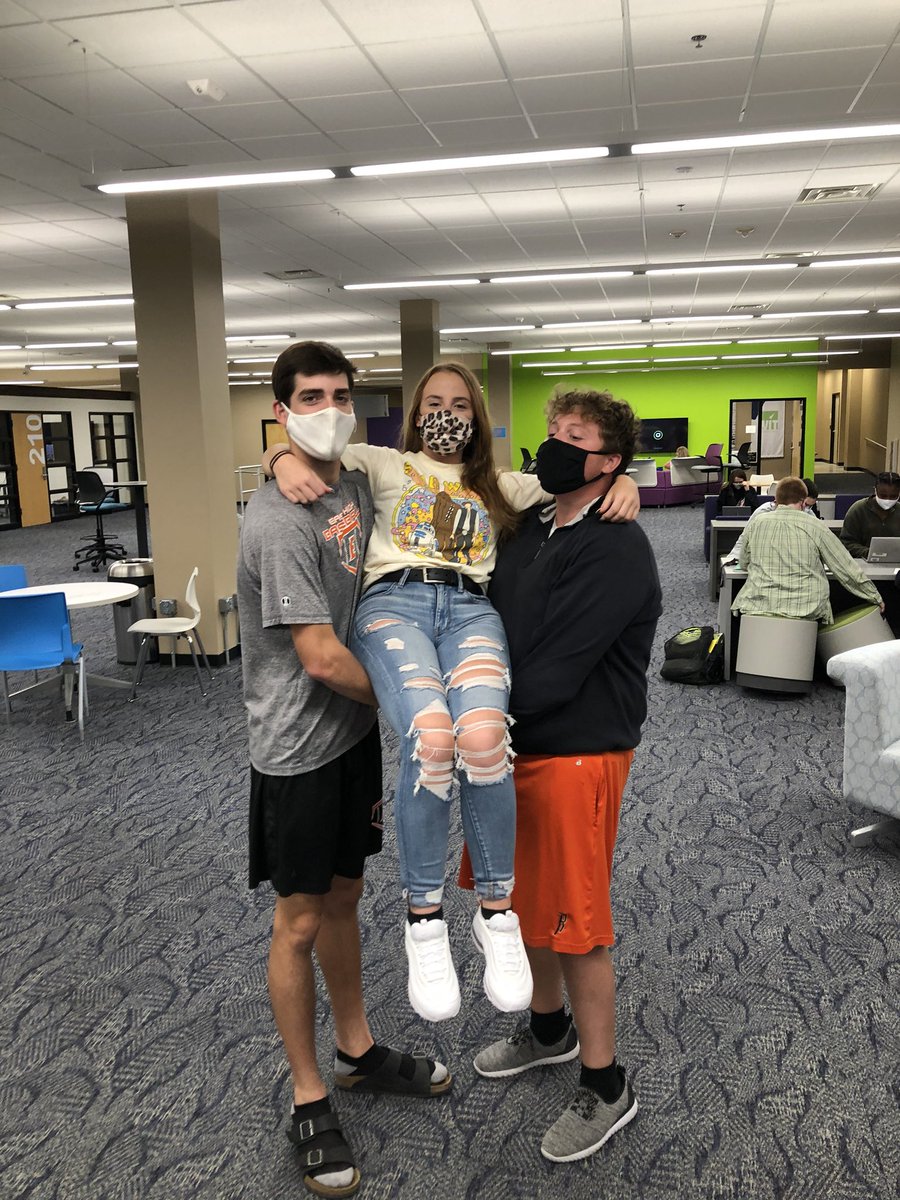 agaul24's tweet photo. Here are some @BlackRaidersEHS working hard during Emergency Medical Responder class @SCCareerAcademy today @vanderb51 @hannah_kritzer #witccems https://t.co/8AXYIB5xKR