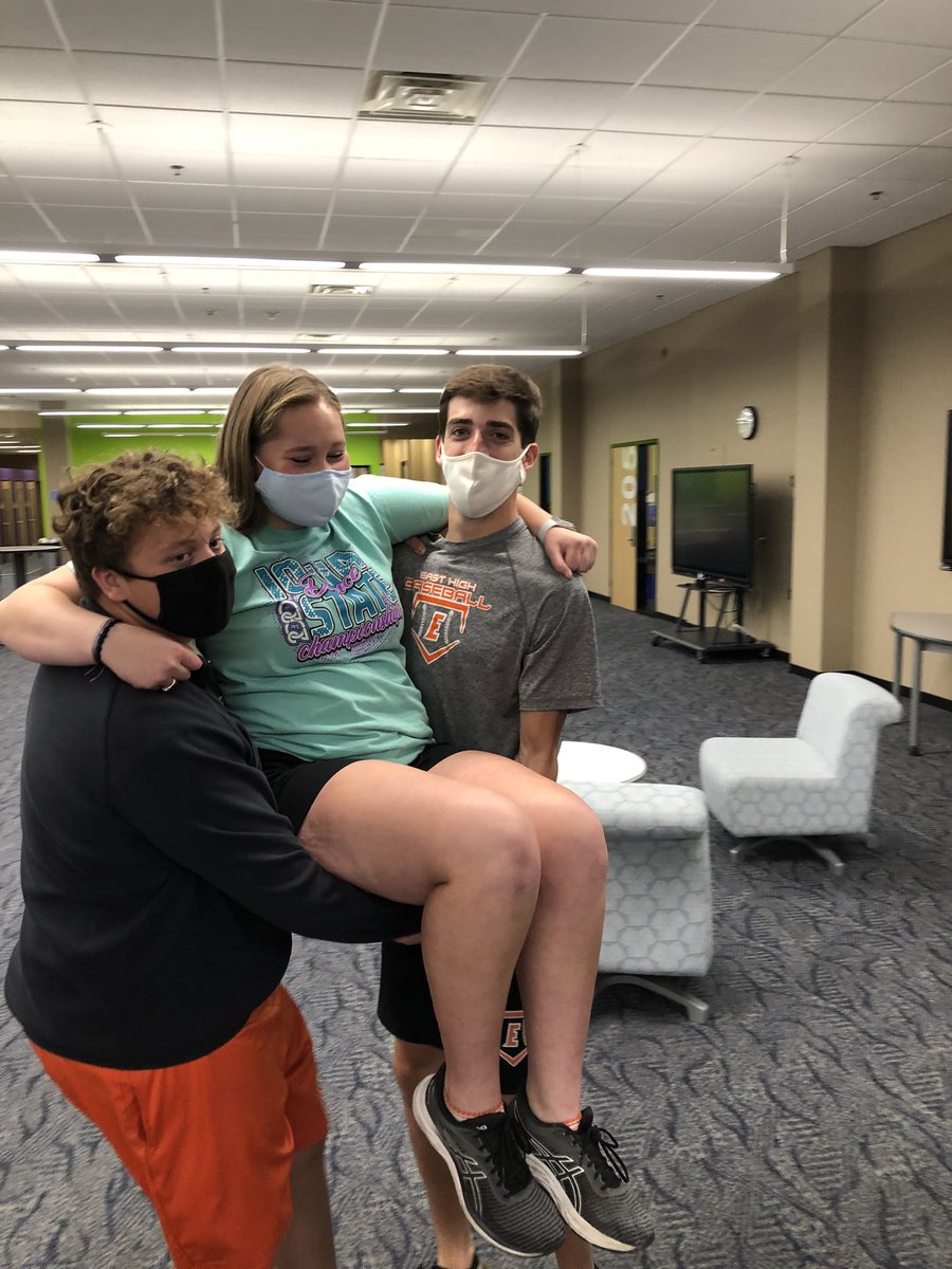 agaul24's tweet photo. Here are some @BlackRaidersEHS working hard during Emergency Medical Responder class @SCCareerAcademy today @vanderb51 @hannah_kritzer #witccems https://t.co/8AXYIB5xKR