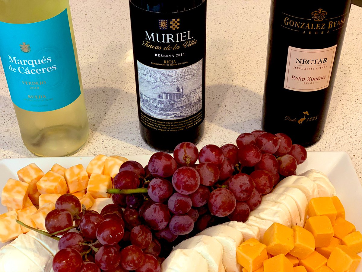 seib_matthew's tweet photo. Rioja Verdejo and sherry oh my. Spanish wines for al tasting today @Carmel_WB. Next week we move on to Germany @nolafoodguy @SiehlTim @TrilogyLiving #operation930 #trilogymixology https://t.co/VHsI5hhhe9