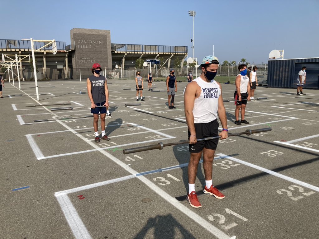 Our 1st day back on the black top  lifting the bars and the boys look amazing. Let’s keep grinding fellas. #lockin #tarstrong <a href="/NHTarsFootball/">Newport Football</a> <a href="/CoachLofthouse/">CoachPeterLofthouse</a> <a href="/ocvarsityguy/">Dan Albano</a> <a href="/SteveFryer/">Steve Fryer</a> <a href="/NHAthleticfund/">Newport Harbor Athletic Foundation</a> <a href="/dr_crawf/">Alex Crawford</a>