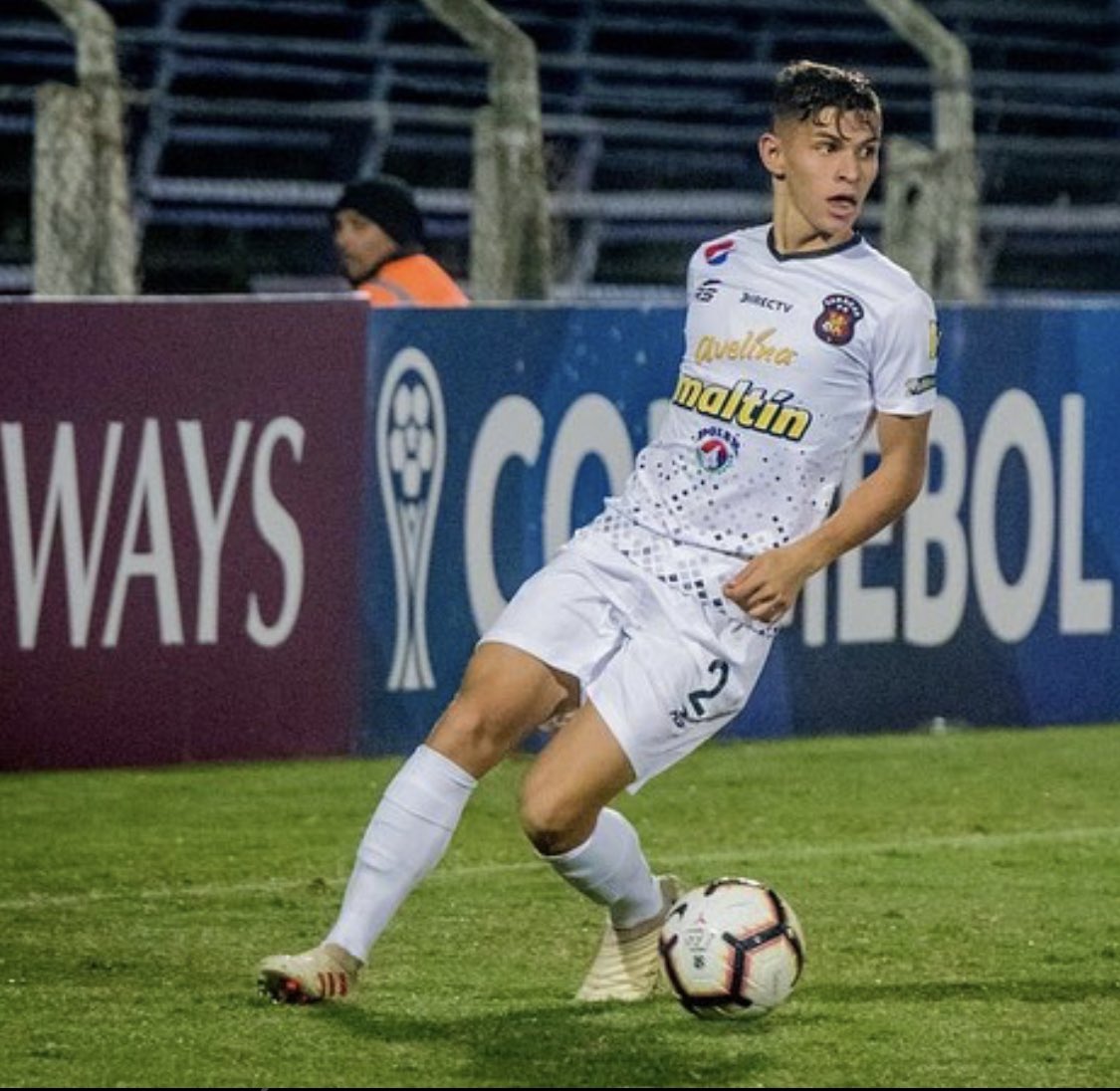 SoccerDataVEN's tweet photo. [9:10 PM] 👶🏻🇻🇪 

Cuatro jugadores venezolanos han marcado gol hoy en la Copa #Libertadores 2020:

Edson Rivas
(18 años)

José Rivas
(22 años)

Eduardo Fereira 
(19 años)

Anderson Contreras 
(19 años) https://t.co/3TzfwNxGCM
