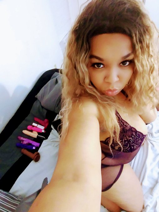 Subscribe $4.99 https://t.co/zvZS3Y0X39  for exclusive exposure and never seen before sexy artistic photos