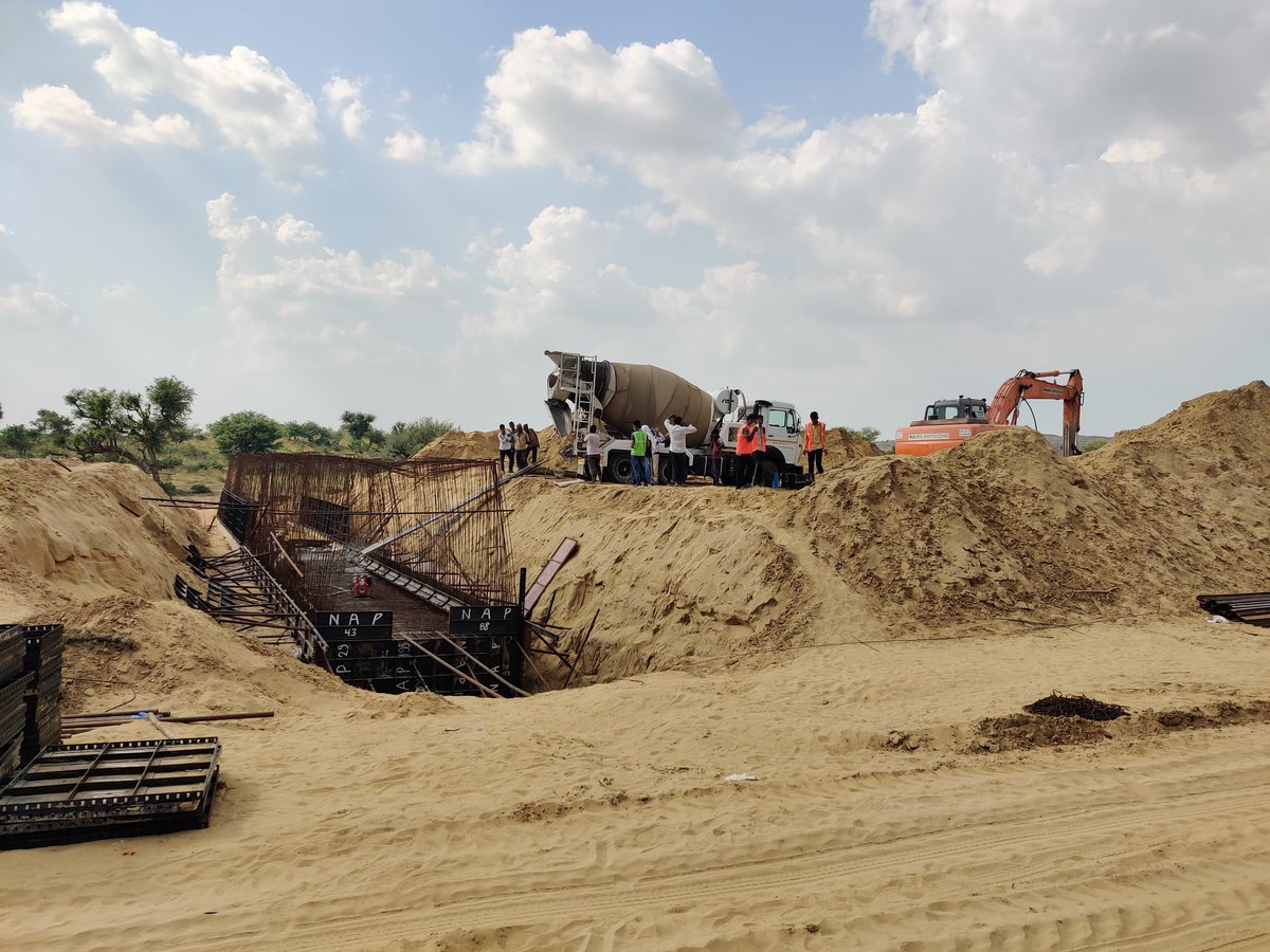 NapInfra's tweet photo. #napinfra #teamnapinfra #napinfrasubcontractor #structurewotk #boxculvertrafting #roadconstruction (Amritsar Jamnagar Six Lane box culvert raft foundation ch 164) @sahil11p @cbdhage @RInfraOfficial @NHAI_Official @dilipbuildcon @IrconOfficial @ihmcl_official https://t.co/zpy4eWXt88