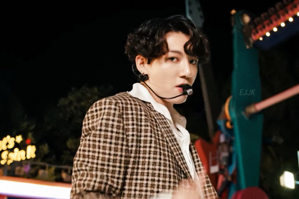editjjks's tweet photo. light it up like dynamite ✨ https://t.co/9IhmItSIYB