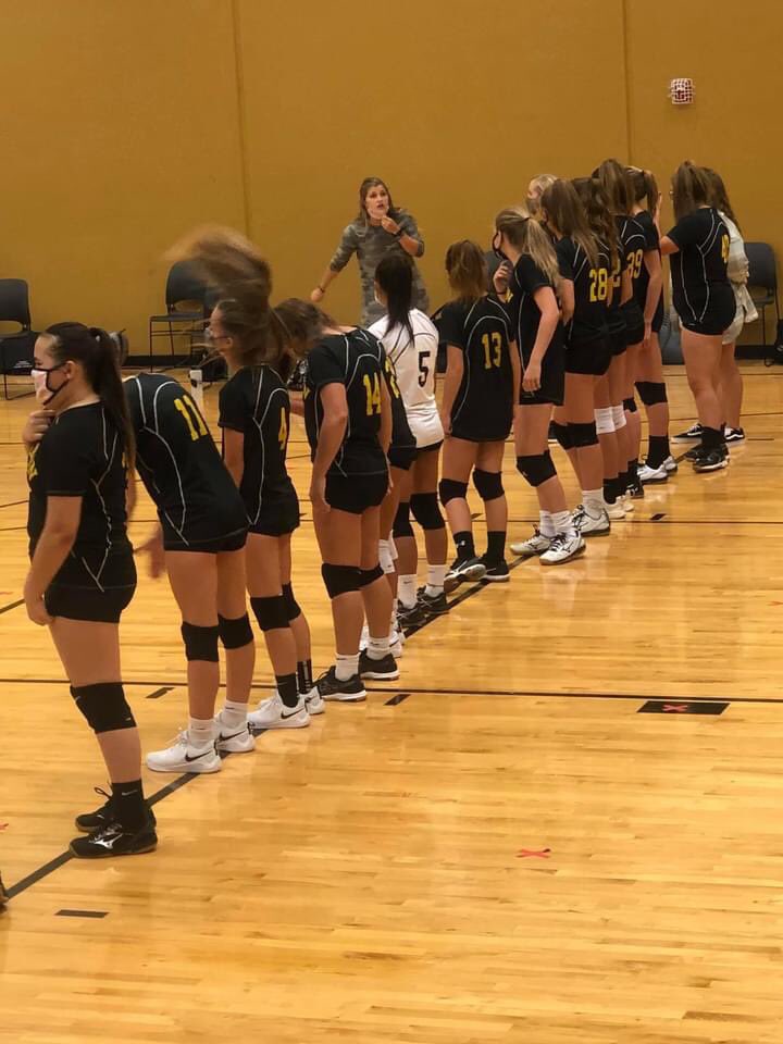 Great first night on the 🏐 court for our LMS 7th grade teams.  
A Team with a 25-5, 25-14 win over Pershing.
B Team put up a great fight before falling just short in a 3 set match.
20-25, 25-22, 14-16. @jacketnation417 @CoachB0425 <a href="/LMSJackets/">LMS Athletics</a>