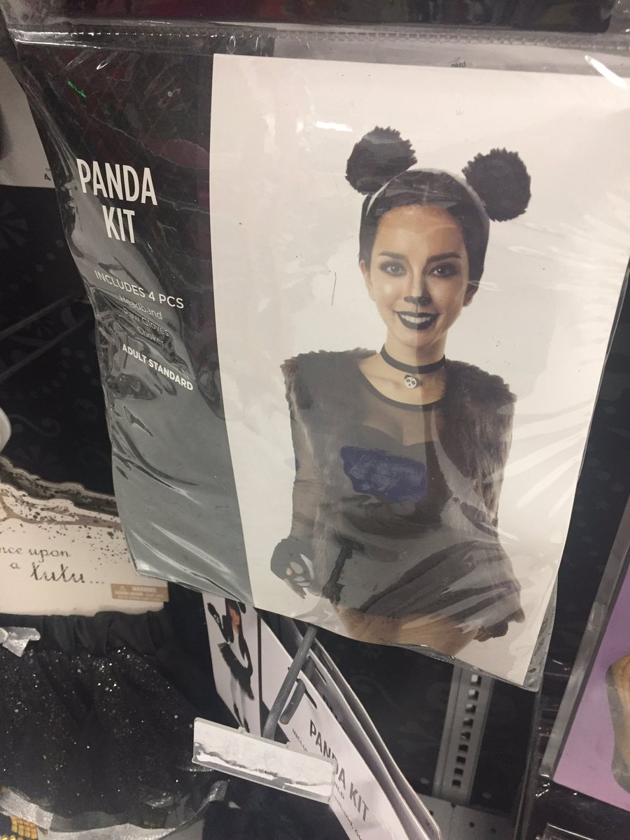 yummyxplrr's tweet photo. Bitch i though this was @AmberScholl at party city i had look a couple times before I released its not😂😂 idek https://t.co/IvSl926yCM