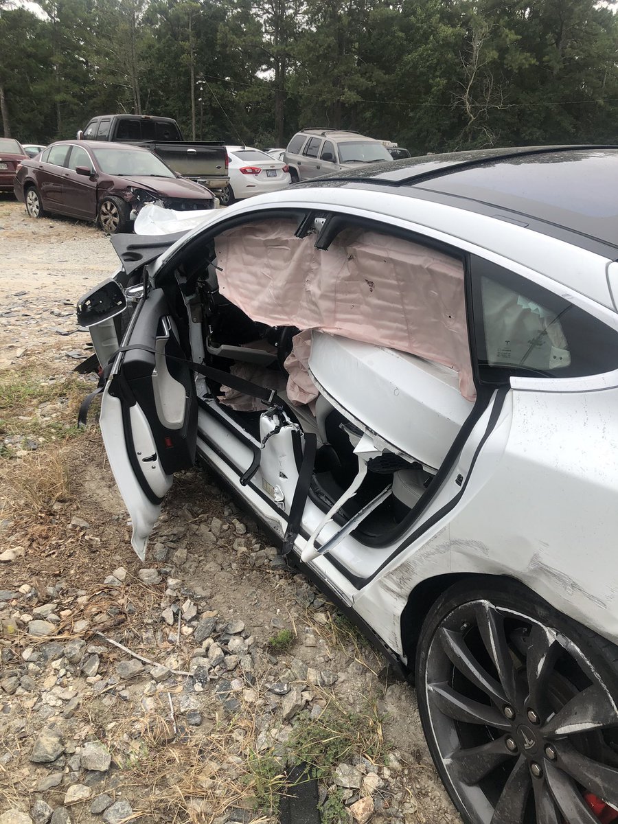 pambaker18's tweet photo. @elonmusk beyond grateful that you made a car that saved my husband’s life yesterday.  My 4 kids and I thank you with all we have.  #Tesla https://t.co/nCtv03FOS0