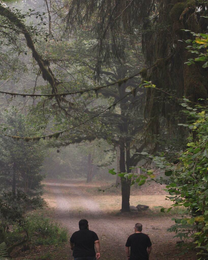 SavePeopleInc's tweet photo. The area is no longer under evacuation orders, but you can still see the heave smoke. #oregonfires #oregononfire #oregonfires2020 https://t.co/gXlgWKuZaL https://t.co/dUsR7D5hoc