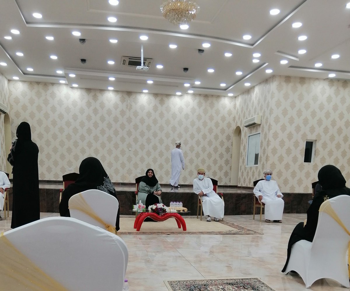 Bushra_alyarbi's tweet photo. إجتماع معالي الوزيرة ليلى النجار مساء أمس ١٦ / سبتمبر/ ٢٠٢٠ في جمعية المرأة العمانية (بولاية صحار) برئيسات جمعيات المرأة العمانية بمحافظتي شمال وجنوب الباطنة معززة دور المرأة الكبير فالمجتمع و شاكرة الدور الملموس لجمعيات المرأة العمانية في ذلك ورؤيتها القادمة في إنطلاقة مشرقة https://t.co/32YfldRULs