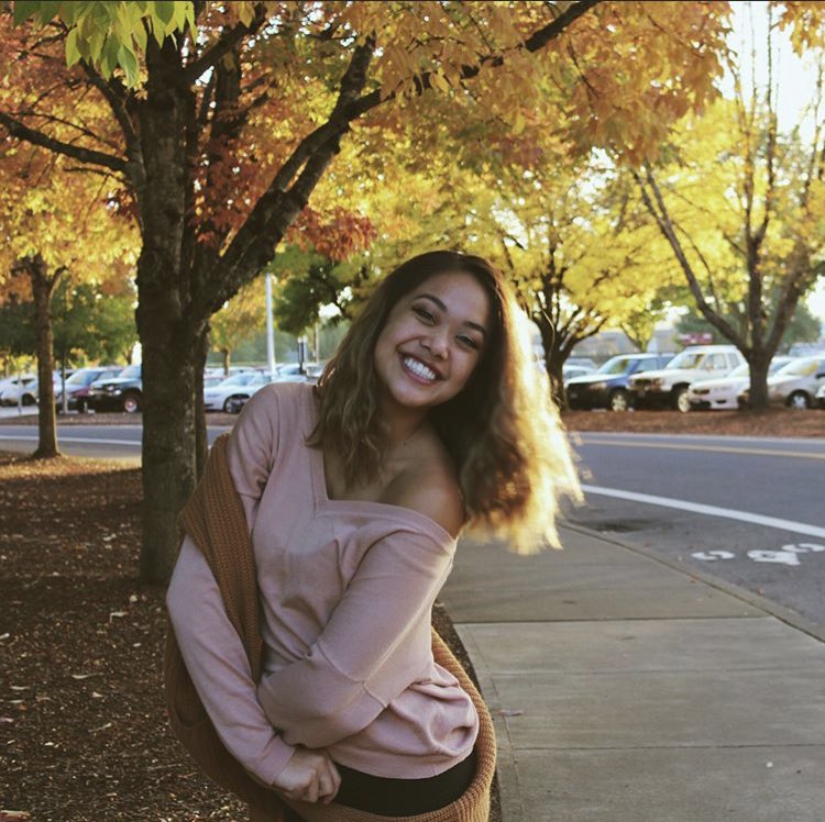 miso_dreamy's tweet photo. 2017 vs. 2020 me 
Differences: the growth, the knowledge, the abundance &amp; the amazing friends 3 years in college taught and allowed me to gain.  
Similarities: I still like pink sweaters 💗 https://t.co/uWHrCGhDxO
