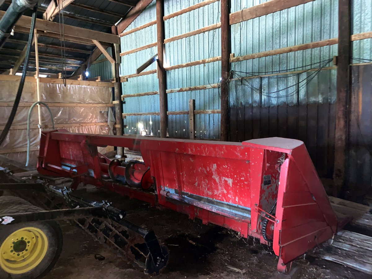 MoeChauvin's tweet photo. FOR SALE: WHITE 6R Corn head always shedded in good shape. Fits WHITE combines &amp; MF Rotary combines up to 1997. Good head for Good price! Asking $4,000 OBO https://t.co/wi8Zf5SA4v
