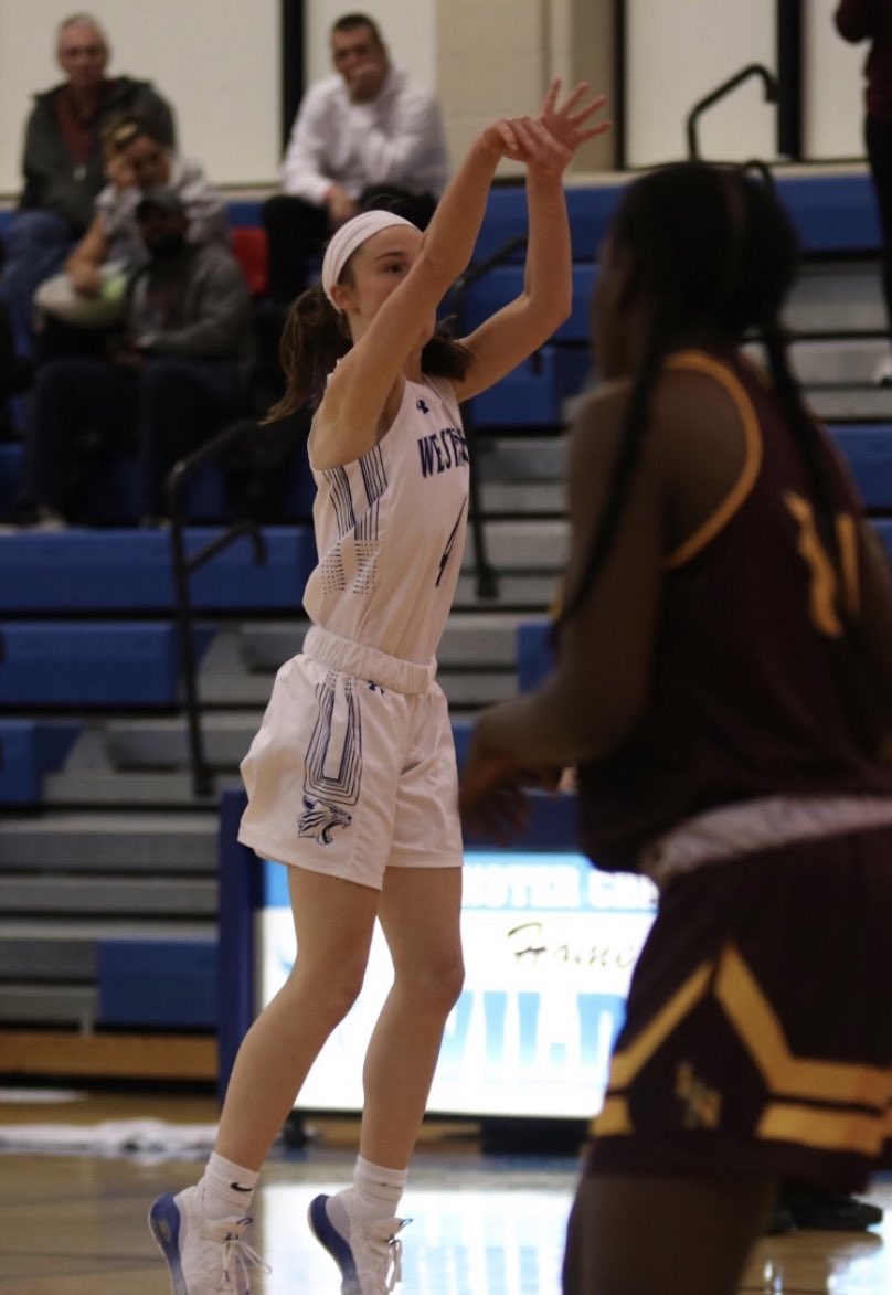 brooke_highmark's tweet image. Grateful to receive an offer from @LipscombWBB 💜💛 Thank you @CoachSumski &amp;amp; @Aye_Mass05 !! @jsilvey2351 @CoachKat44