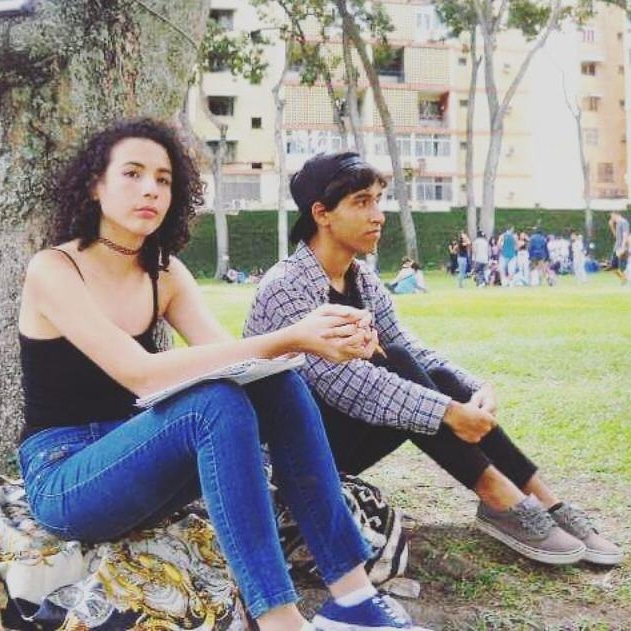 HablaMontalban's tweet photo. Ellos son Rodrigo Ríos y Alejandra Gutierrez, salieron esta mañana como todos los días a la montaña de montalban a hacer ejercicio, ninguno de los  dos aparece. Por favor rueda la foto y eleva una oración .
@Farmarato 
@RCamachoVzla 
@MelanioBar 
@LuisOlavarrieta 
@Redi_Capital2 https://t.co/eEq9Fgh9K9