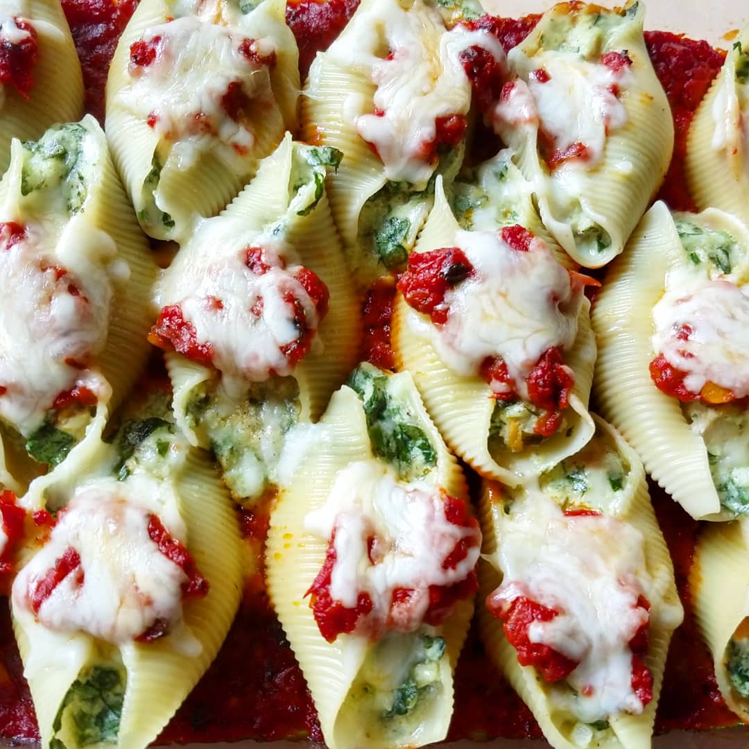 AnnamYumm's tweet photo. Chicken and spinach stuffed shells
#pasta #homemade #food #foodie #chicken #spinach #photograghy #photographylovers #foodblogger #foodblog #YouTuber #YummAnnam 

Recipe video link : https://t.co/cITD23ITfX https://t.co/NZEC36ZX9m
