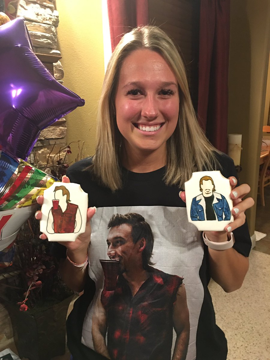 SheaWD's tweet image. She LOVES @MorganWallen