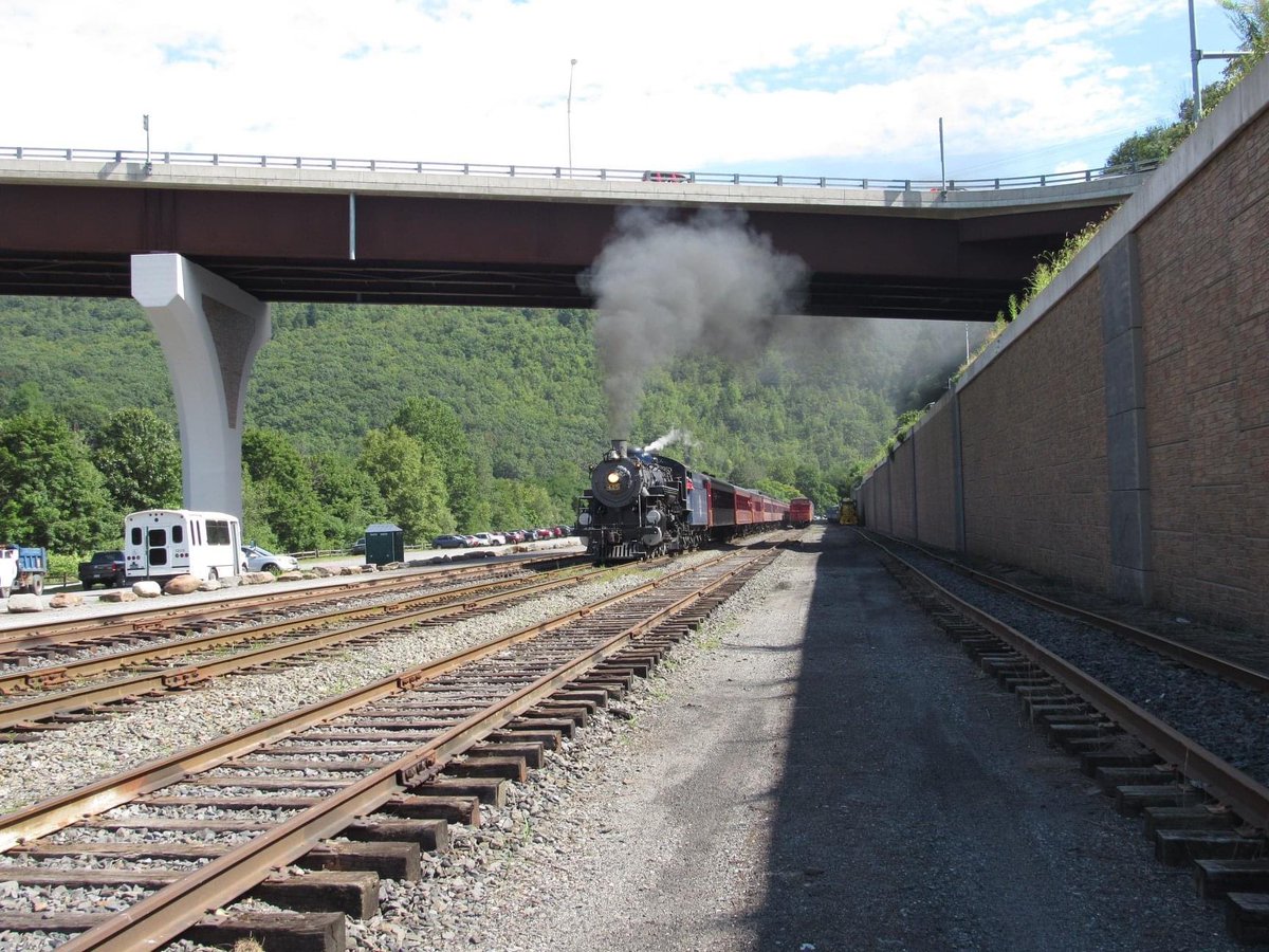 action_set's tweet photo. Our video this week will be of the Reading & Northern 425: Thunder in the Lehigh Gorge. This covers the first weekend week chased 425 on her trips in the gorge. From multiple angles trackside enjoy! #rn425 #readingandnorthern #rbmn425 #steam #steamlocomotive #railfan https://t.co/wpwQ3NccKQ