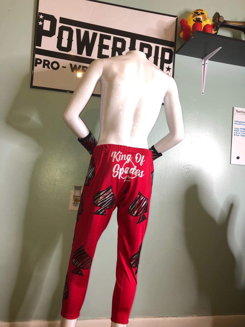 Double_J7735's tweet photo. My new wrestling gear thanks to power trip pro wrestling gear out of Kentucky. Inspired by my idol @ShawnMichaels #kingofspades #coryadams #wrestling #prowrestling #wrestler #vampireking https://t.co/RIPsR6bNyF