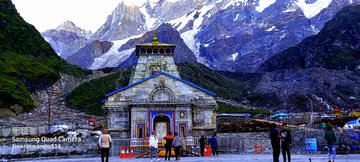 कुछ तो बात है आपके दरबार में महादेव,
जब भी आता हूं खुद में कुछ नया पाता हूं।।
         ।। आज के दिव्य दर्शन श्री केदारनाथ धाम।।