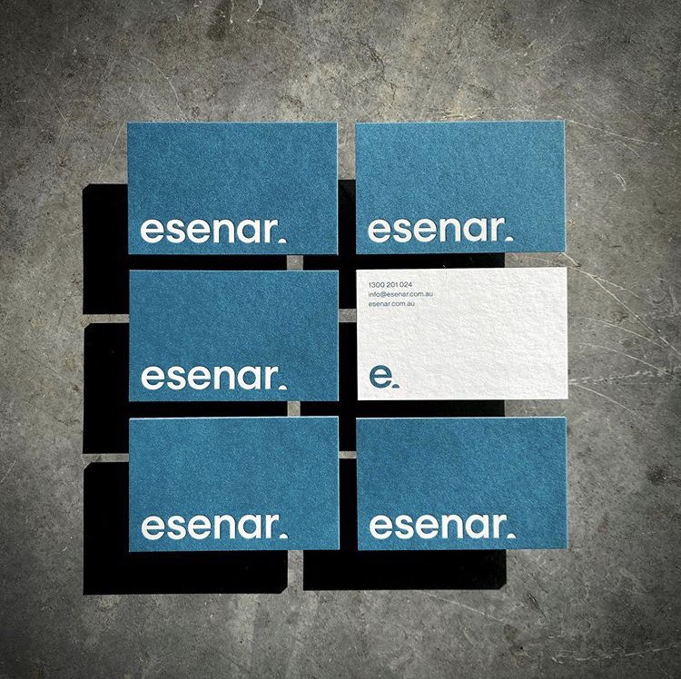 ballanddoggett's tweet photo. GMUND 100% Cotton Max White 450gsm, clear gloss foiled logo and 2 spot colours on both sides

Produced by @taylordpress 
Designed by @northmoststudio 
Produced for @esenar_co 

#ballanddoggett #taylordpress #northmoststudio #businesscard #offsetprinting #gmund #cottonpaper #paper https://t.co/Brx8Wz6wap