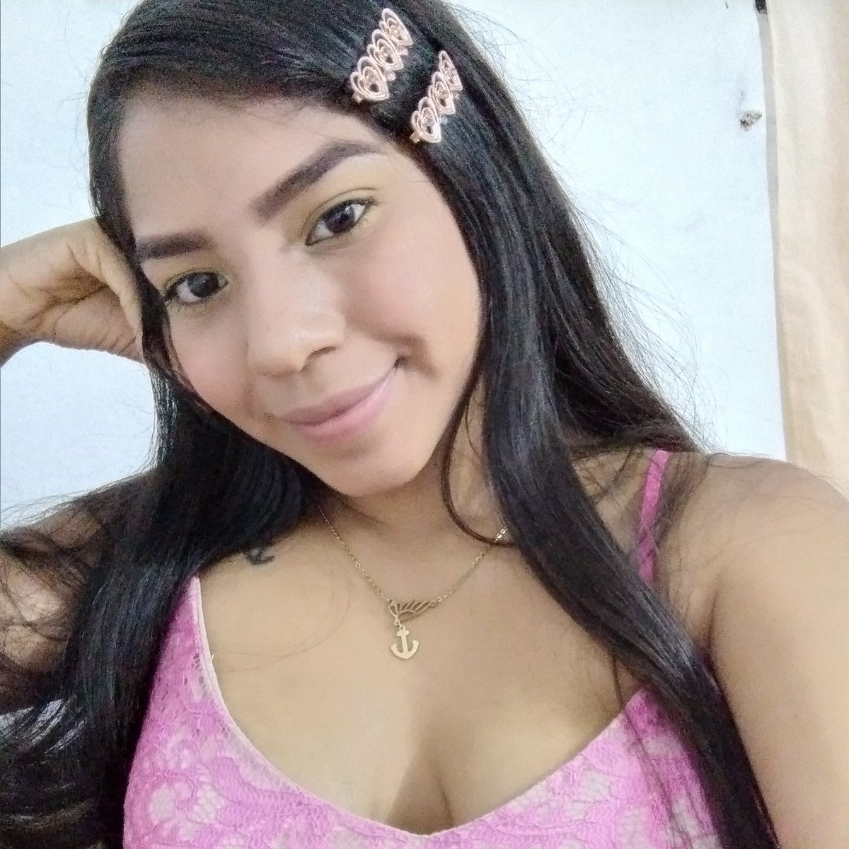 Erlyn Calderon’s pics and videos