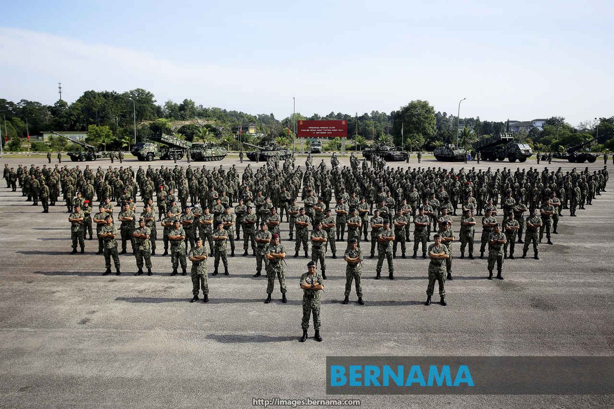 Bernama Sur Twitter Panglima Medan Barat Tentera Darat Lt Jen Datuk Mohammad Ab Rahman Menghadiri Perbarisan Perintah Ulung Panglima Medan Barat Tentera Darat Ke 21 Di Kem Syed Sirajuddin Gemas Seramai 15