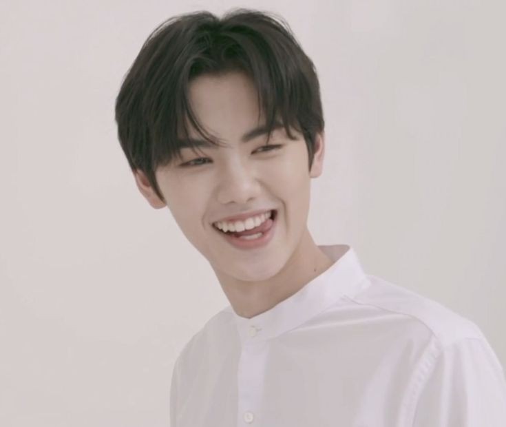 I slept through most of the day but it's minhees birthday so Minhee thread type beat