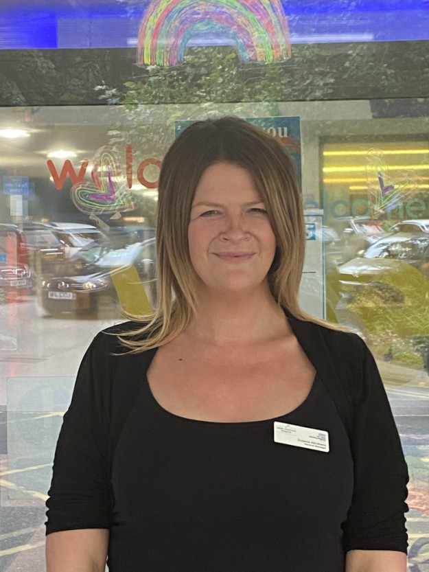 LDShospcharity's tweet photo. "Every donation helps us improve the hospital experience for patients & their families"
Meet Suzanne Abrahams!
Suzanne is General Manager at @Leeds_Childrens.
Over the last year we've provided nearly £1.5m in additional funding for the Children's Hospital.
#StaffSeptember https://t.co/70Zk4vBZcO